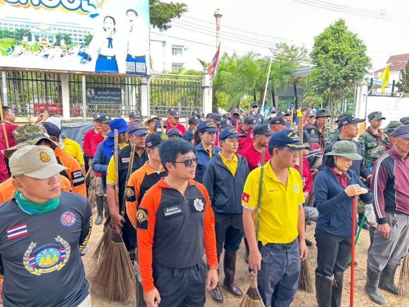 น้ำลด มนพร สั่ง “เจ้าท่า” ลุย BIG Cleaning Day ฟื้นฟูและช่วยเหลือบรรเทาความเดือดร้อนประชาชนจากเหตุอุทกภัยในอำเภอเมืองเชียงราย จังหวัดเชียงราย อย่างต่อเนื่องเร่งด่วน